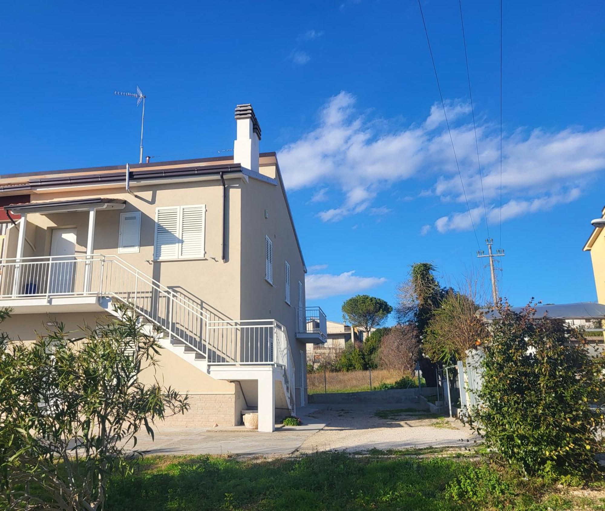 Casa Degli Ulivi - Apartment B Porto San Giorgio Exterior photo
